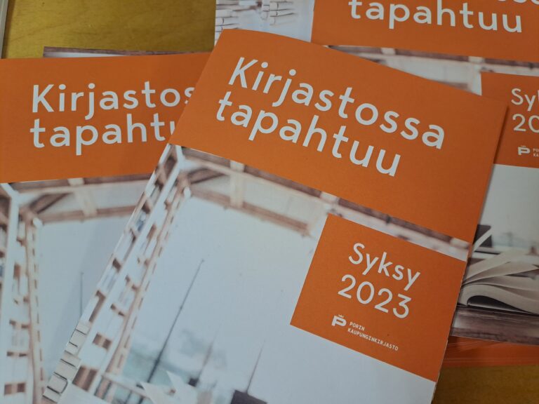 Kasa Kirjastossa tapahtuu - syksy 2023 -esitteitä