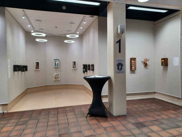 Porin pääkirjaston näyttelytia